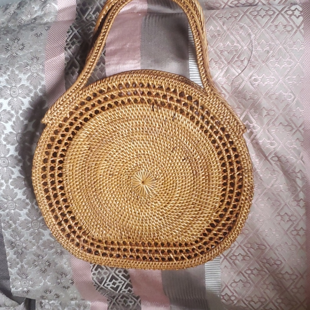 Womens Artisian crafted hand bag 10x10.5" x2" h